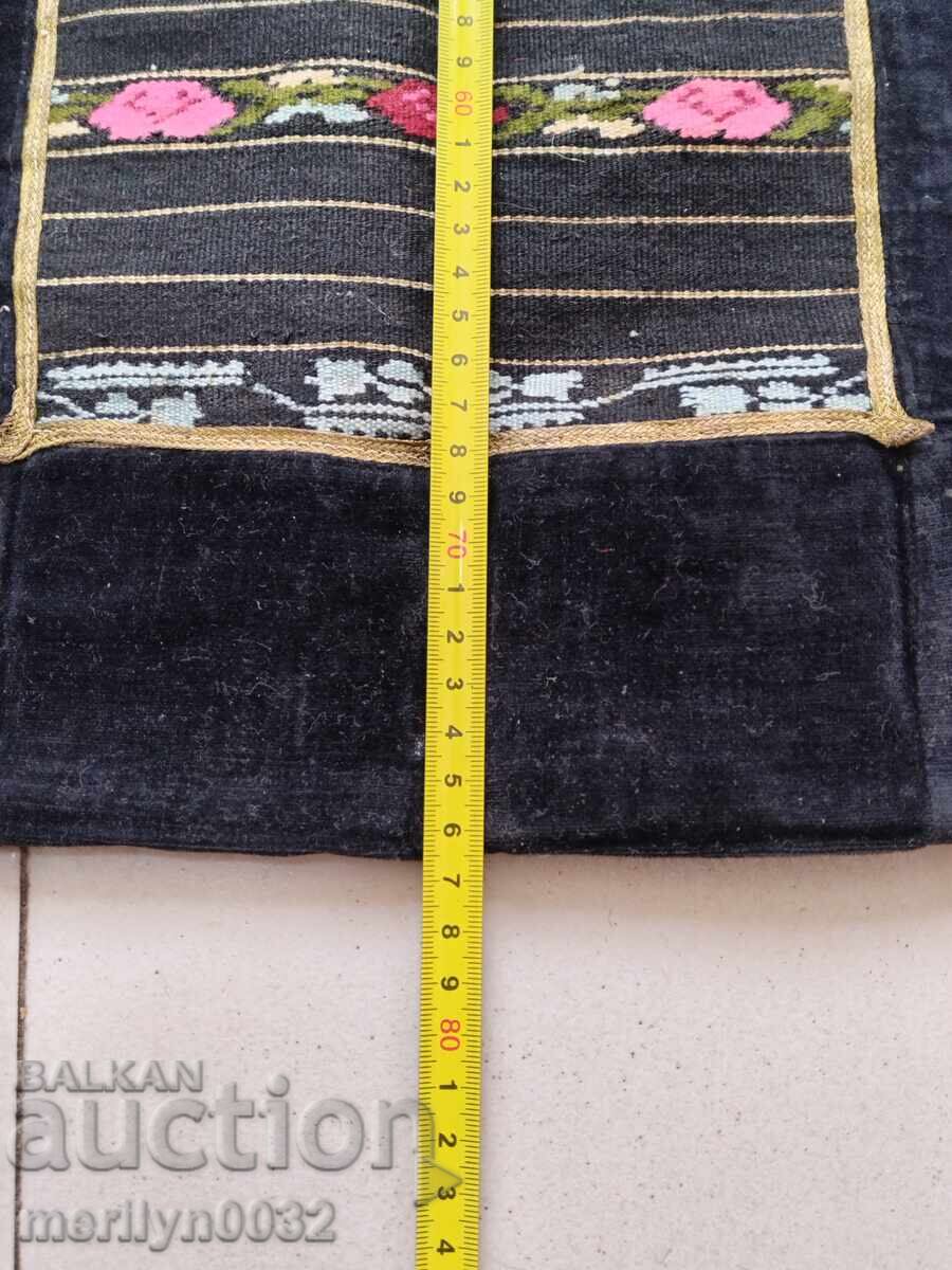 Delivery of Vintage handmade apron