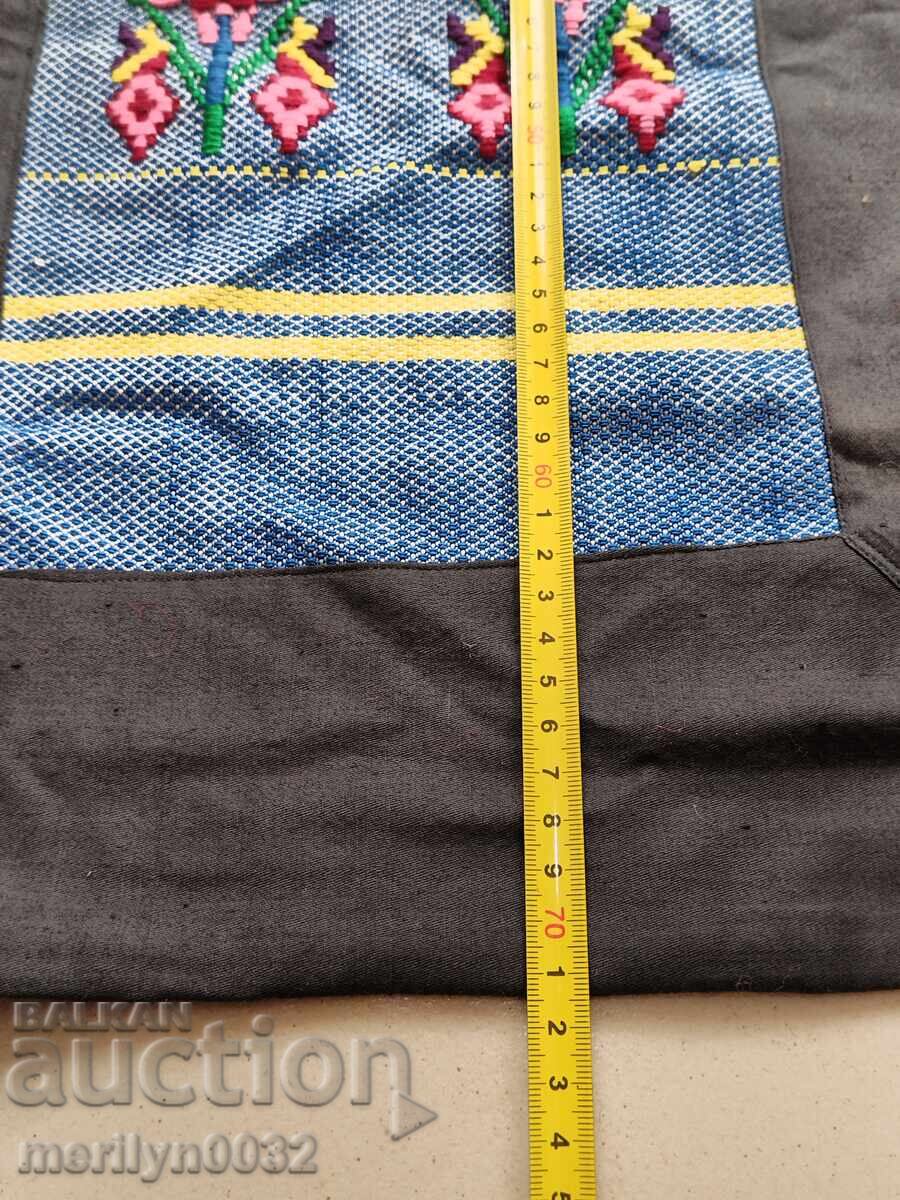 Auction  Vintage handmade apron