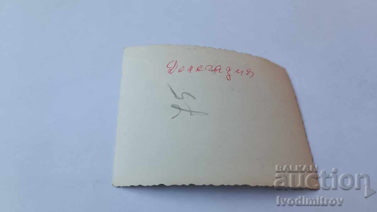 Φωτογραφία Αντιπροσωπείας με τιμή 1.85 BGN | € 0.95 Φωτογραφία Αντιπροσωπείας με τιμή 1.85 BGN | € 0.95