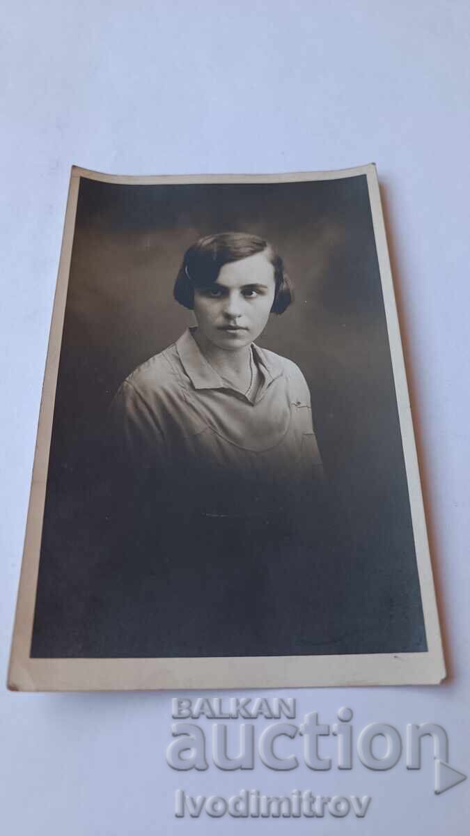 Photo Sofia Young girl 1928 Photo Sofia Young girl 1928