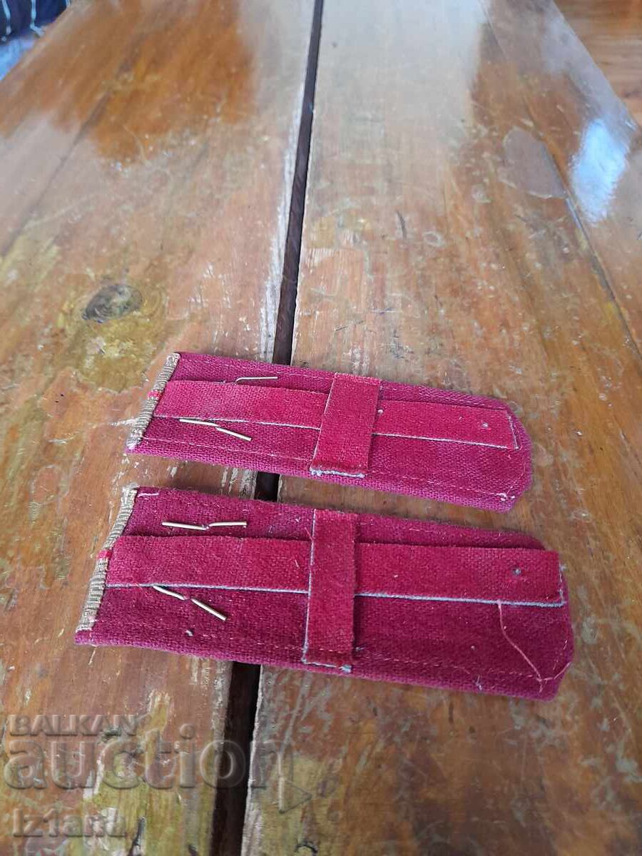 Auction  Old epaulettes Lieutenant