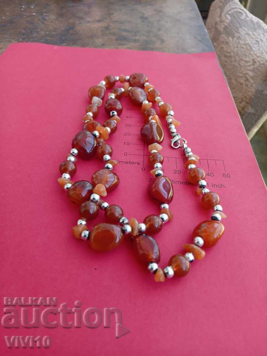 Colier superb cu pietre naturale, agate cu preț € 30.00 | 58.68 BGN Colier superb cu pietre naturale, agate cu preț € 30.00 | 58.68 BGN