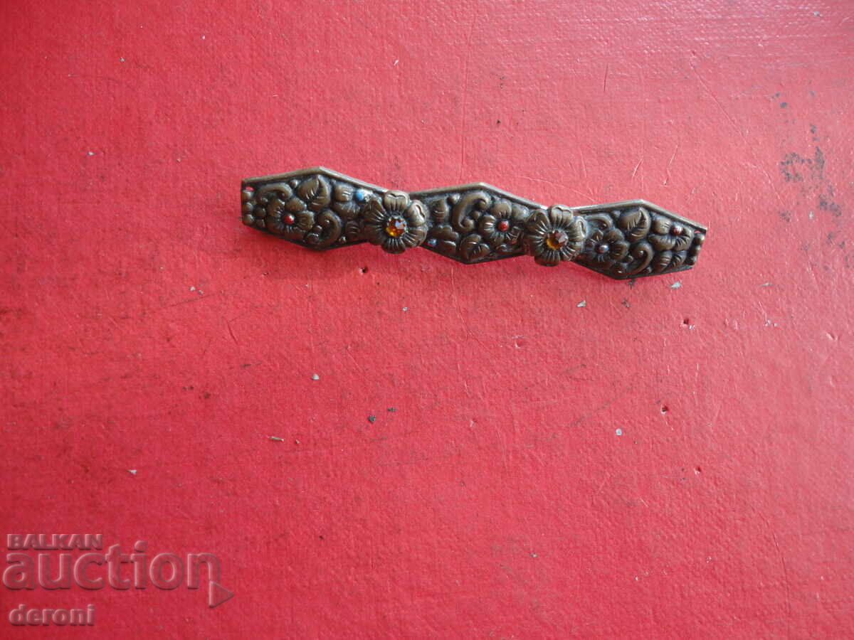 Auction Antique gold-plated brooch with stones 333 Auction Antique gold-plated brooch with stones 333