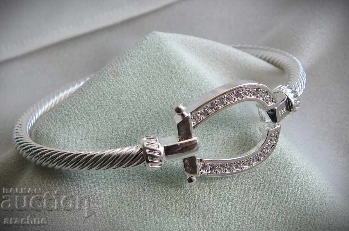 Auction  Exquisite Silver Bracelet