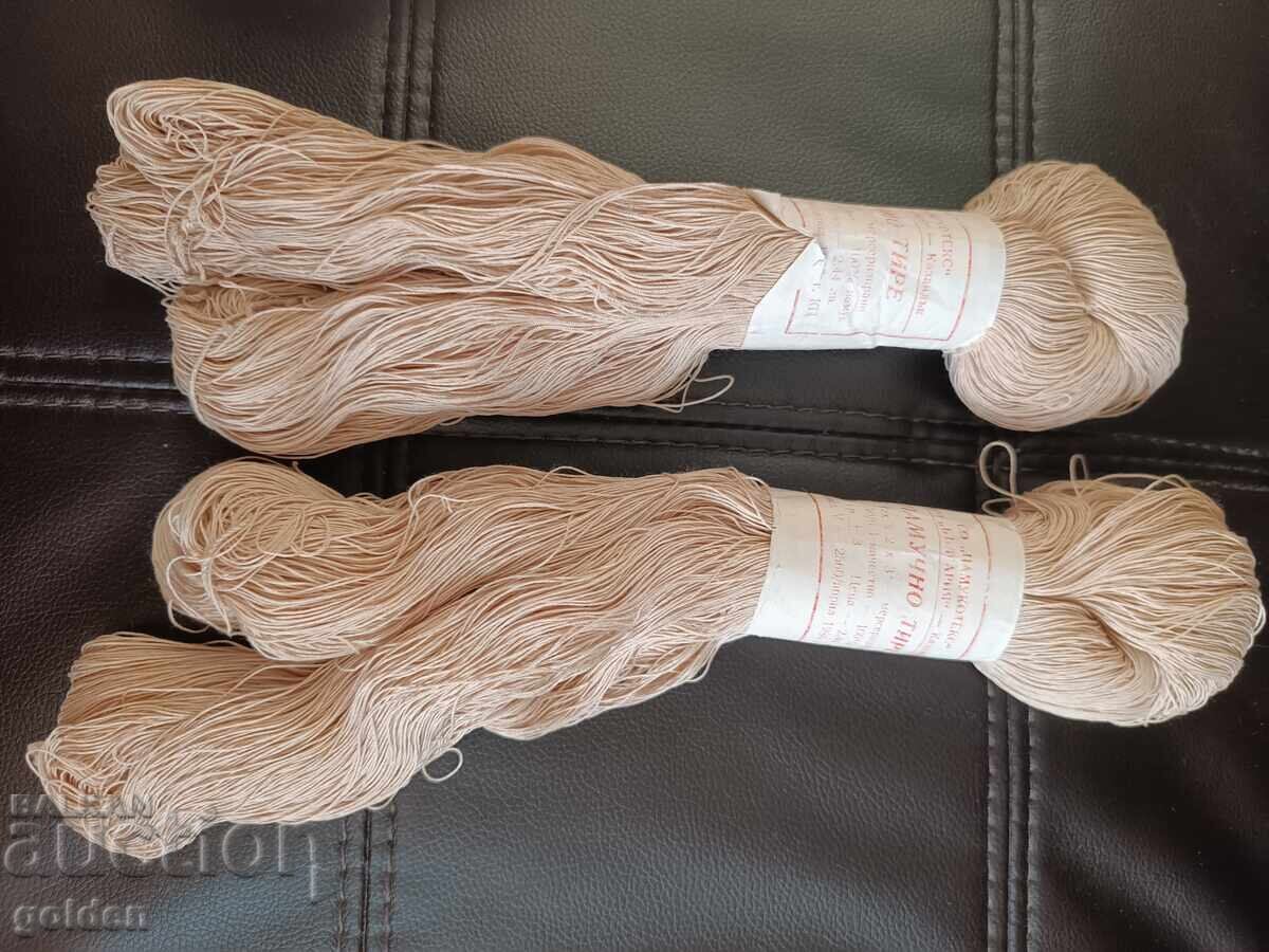 Knitting yarn, new with price 20.00 BGN | € 10.23 Knitting yarn, new with price 20.00 BGN | € 10.23