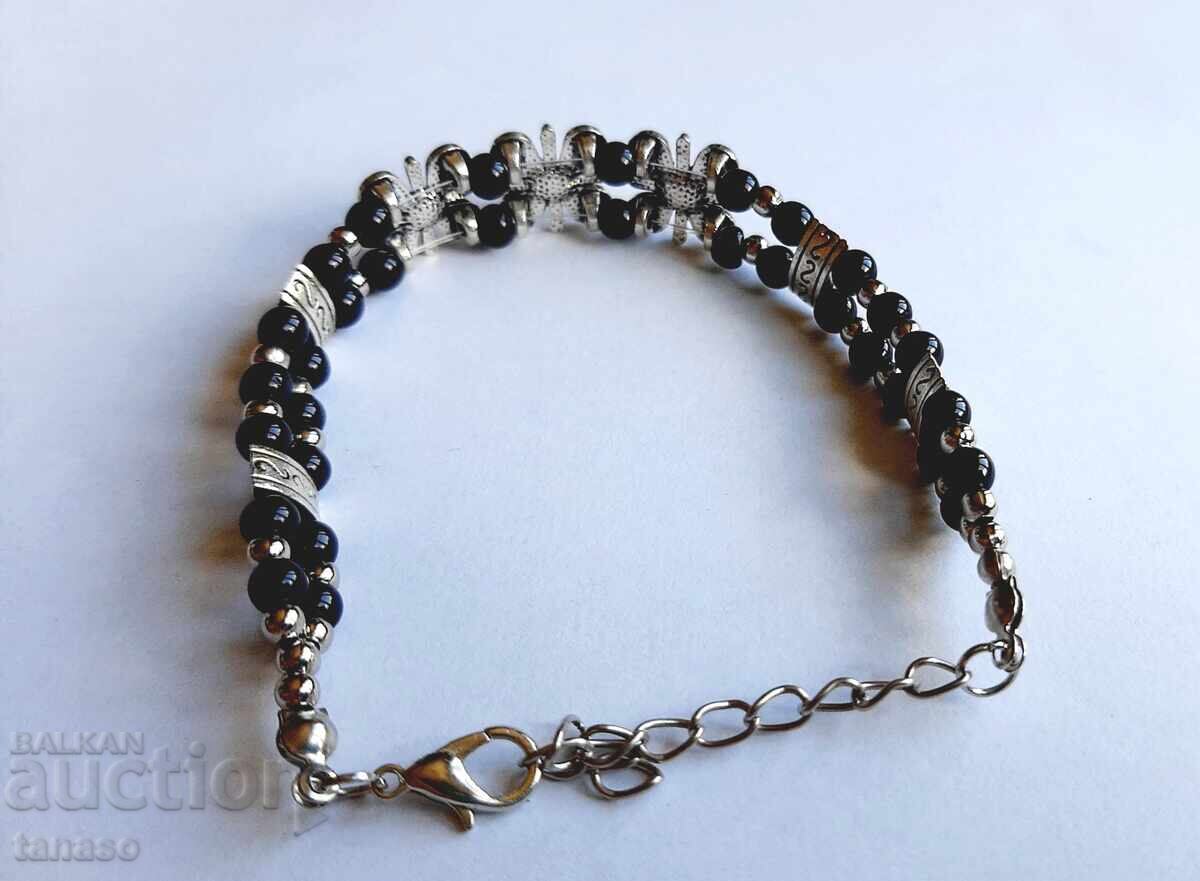 Аукцион Гривна тибетско сребро и оникс Аукцион Гривна тибетско сребро и оникс