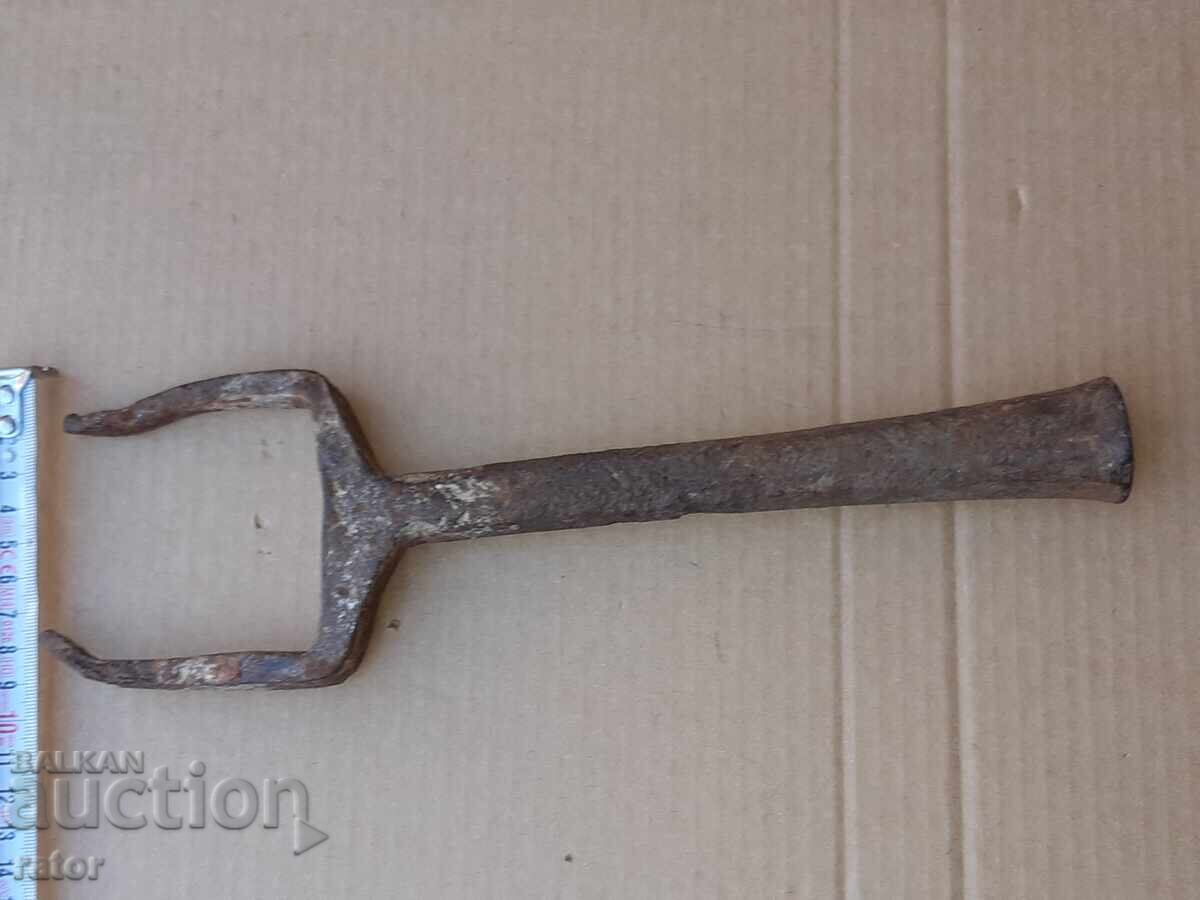 Old anvil for sharpening scythes, tool with price 14.00 BGN | € 7.16