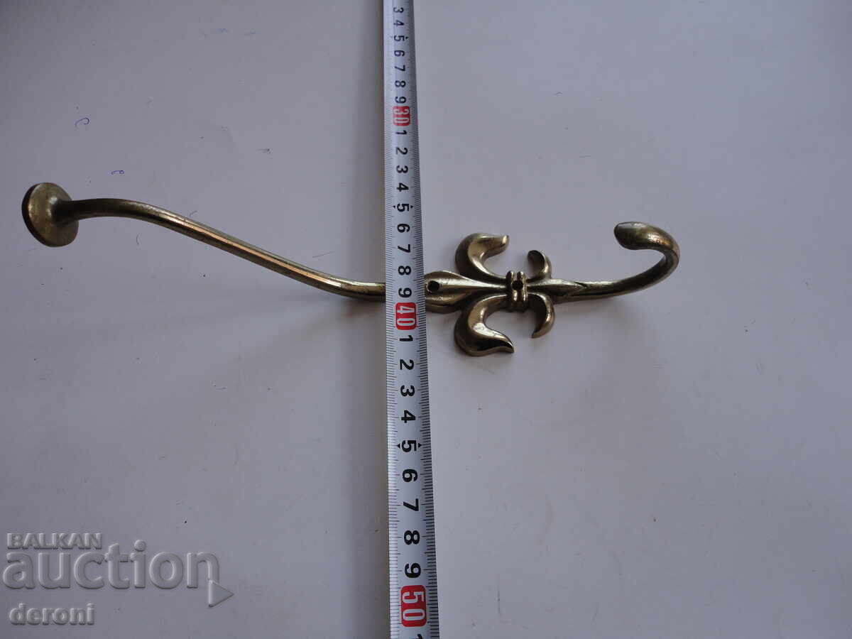 Uimitor cuier german din bronz 2 cu preț 25.00 BGN | € 12.78 Uimitor cuier german din bronz 2 cu preț 25.00 BGN | € 12.78