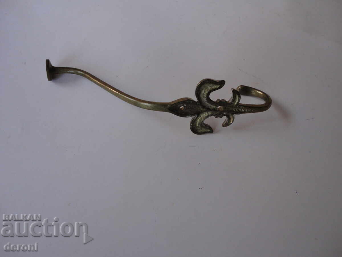 Uimitor cuier german din bronz 2 - 7 Uimitor cuier german din bronz 2 - 7