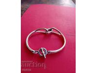 Brățară veche, Agatha, de autor