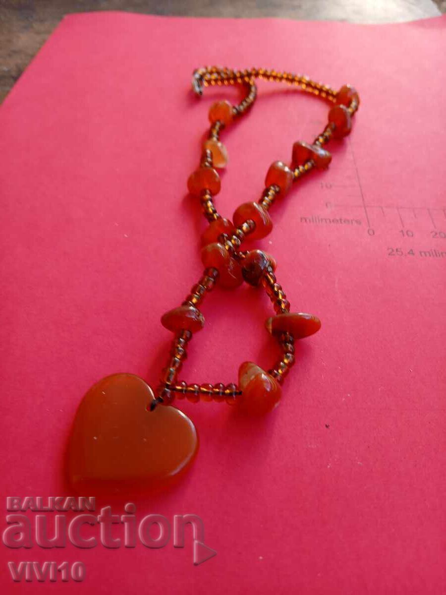 Antique agate necklace with price 50.00 BGN | € 25.56 Antique agate necklace with price 50.00 BGN | € 25.56