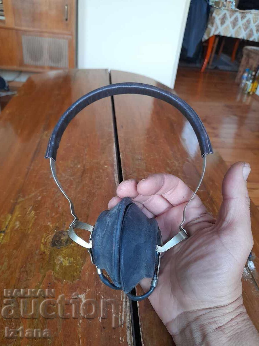 Căști vechi cu preț 32.00 BGN | € 16.36