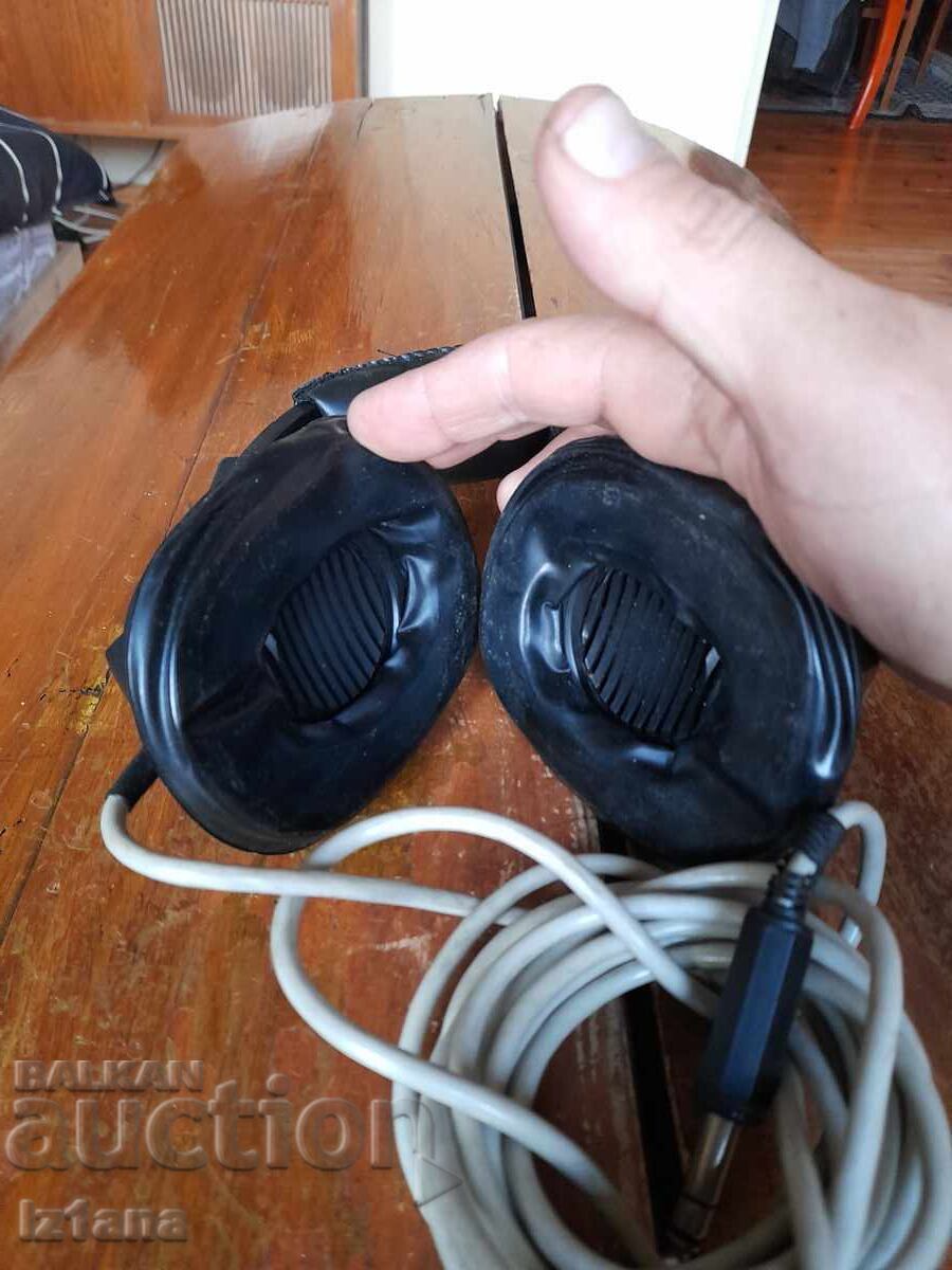 Old Bass Headphones with price 32.00 BGN | € 16.36 Old Bass Headphones with price 32.00 BGN | € 16.36