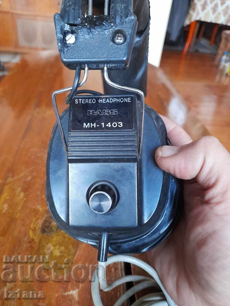 Auction Old Bass Headphones Auction Old Bass Headphones