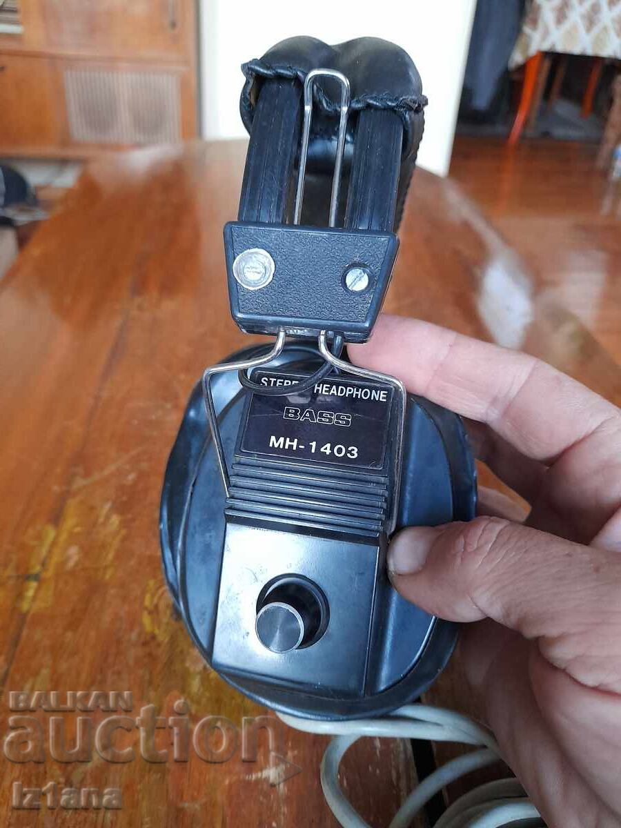 Old Bass Headphones - 5 Old Bass Headphones - 5