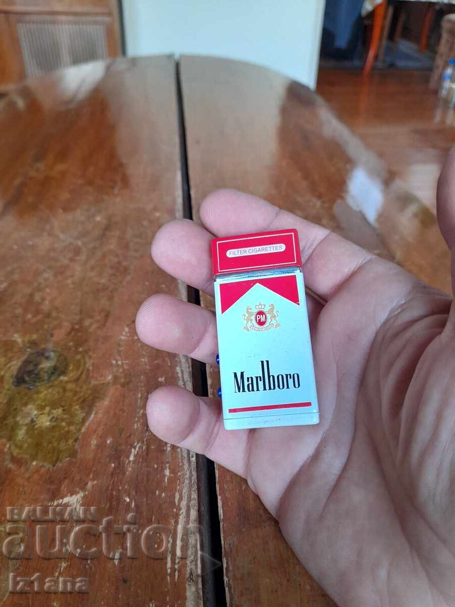 Παράδοση Ένας παλιός αναπτήρας Marlboro