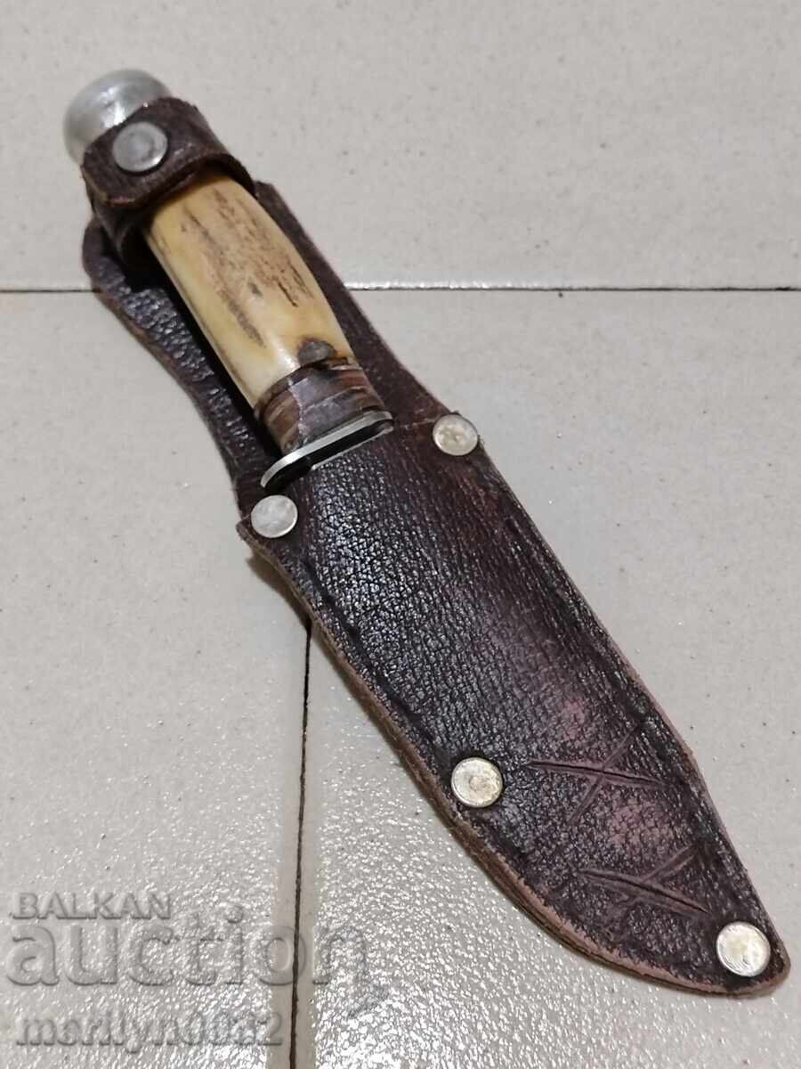 German hunting knife with sheath and stag horn handle with price 99.00 BGN | € 50.62 German hunting knife with sheath and stag horn handle with price 99.00 BGN | € 50.62