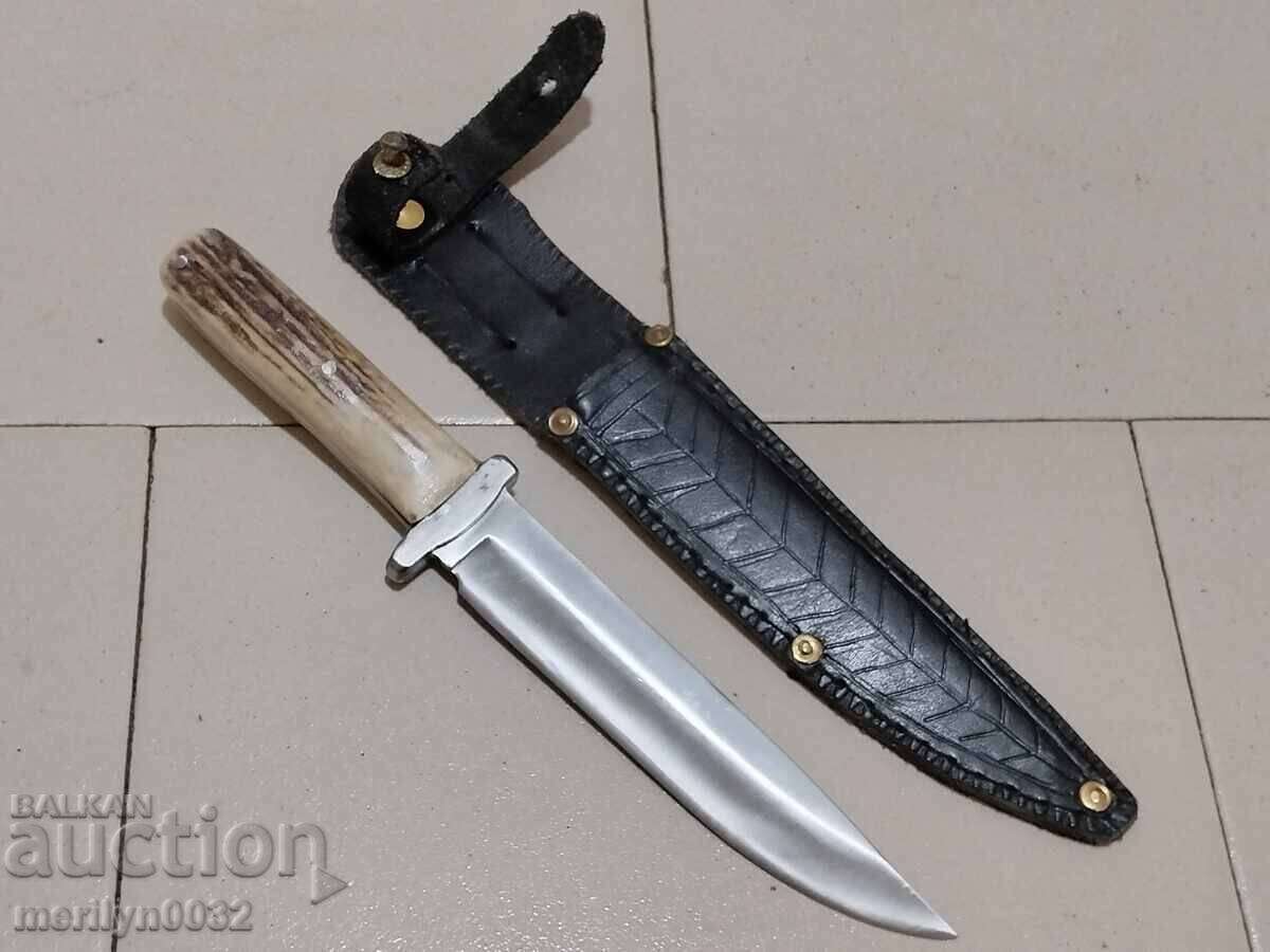 Hunting knife with handle and deer antler handle Hunting knife with handle and deer antler handle