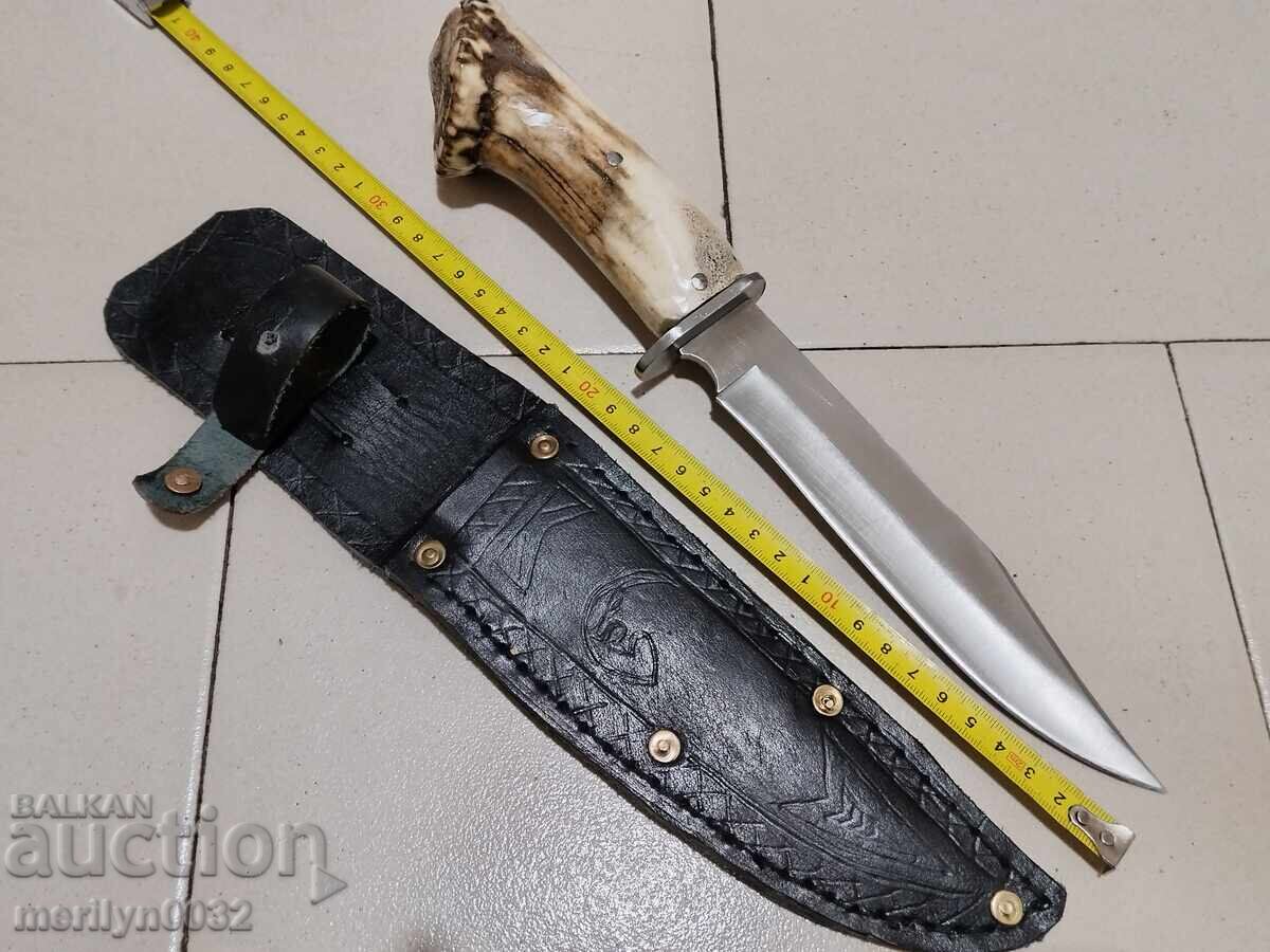 Hunting knife with handle and deer antler handle with price 129.00 BGN | € 65.96 Hunting knife with handle and deer antler handle with price 129.00 BGN | € 65.96