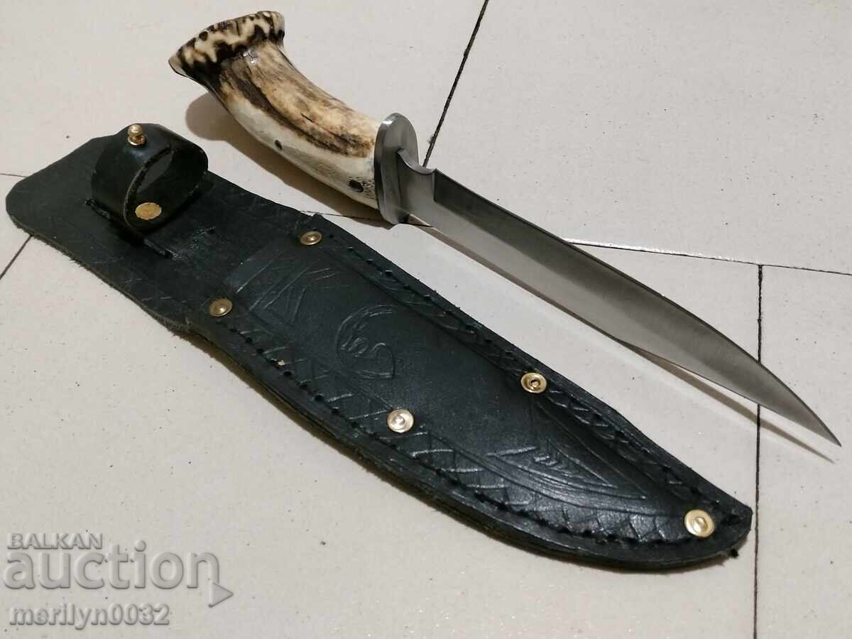 Delivery of Hunting knife with handle and deer antler handle Delivery of Hunting knife with handle and deer antler handle