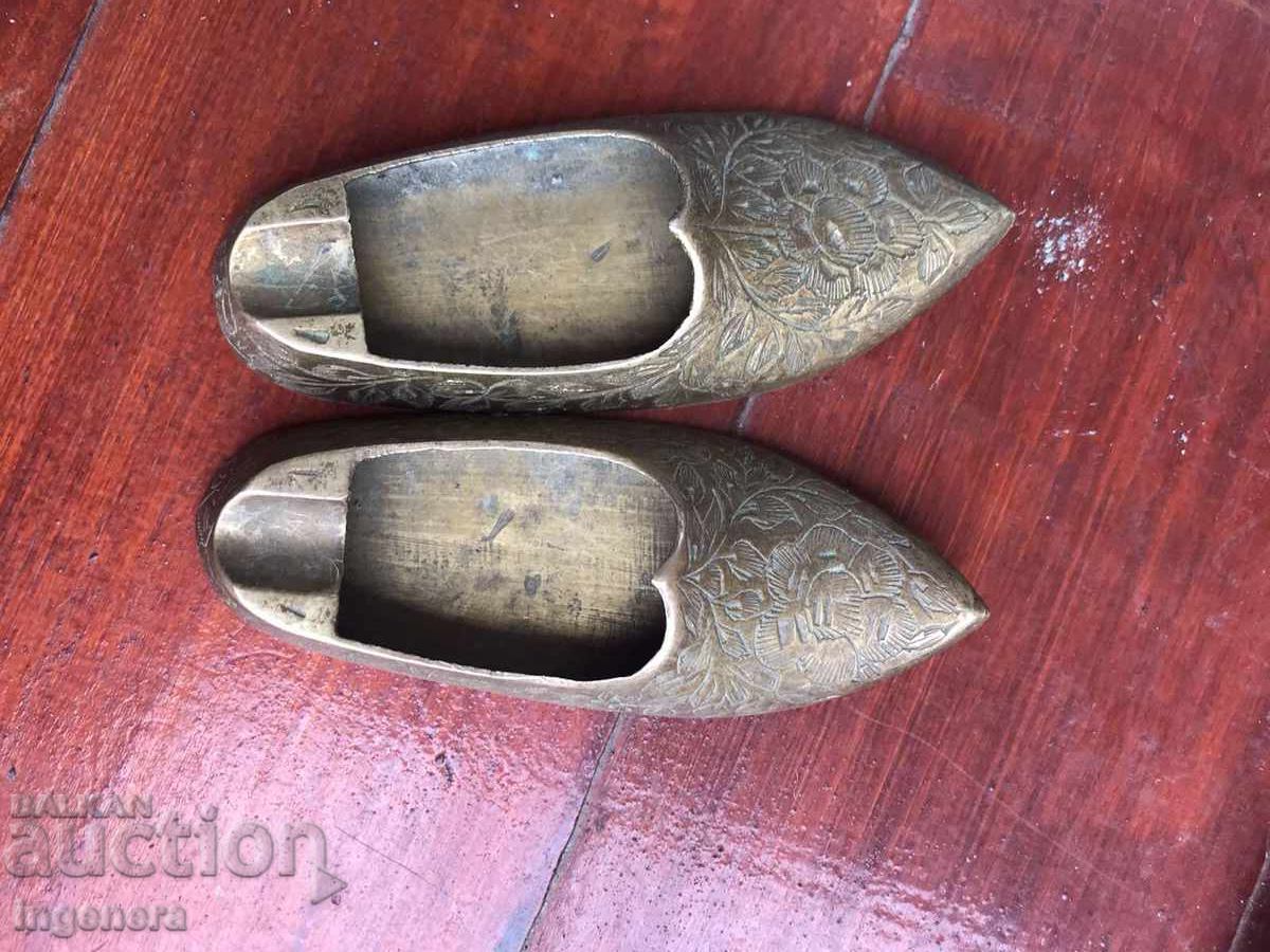 ASHTRAY BRONZE ORNAMENTS SHOE - 2 PCS with price 34.00 BGN | € 17.38