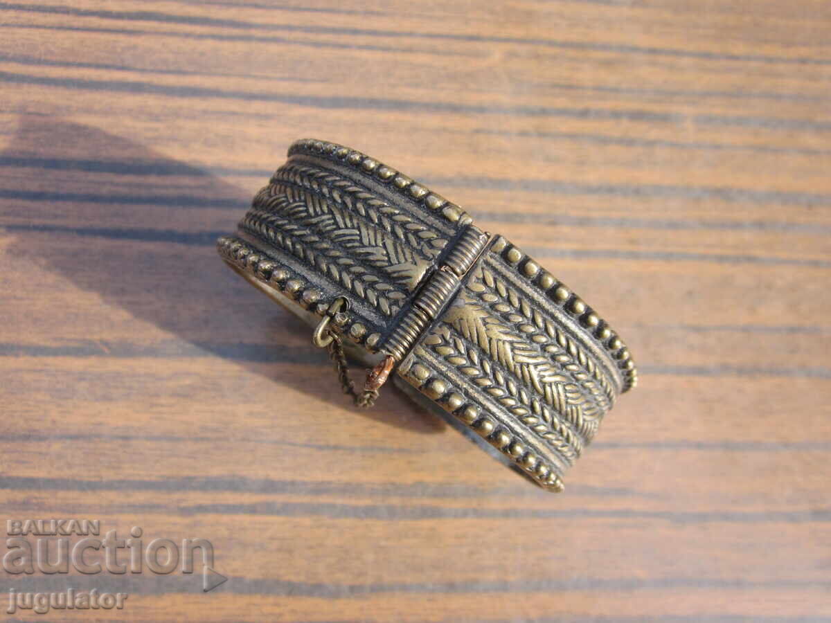 Delivery of Bulgarian folk bronze bracelet, folk ornament, jewelry