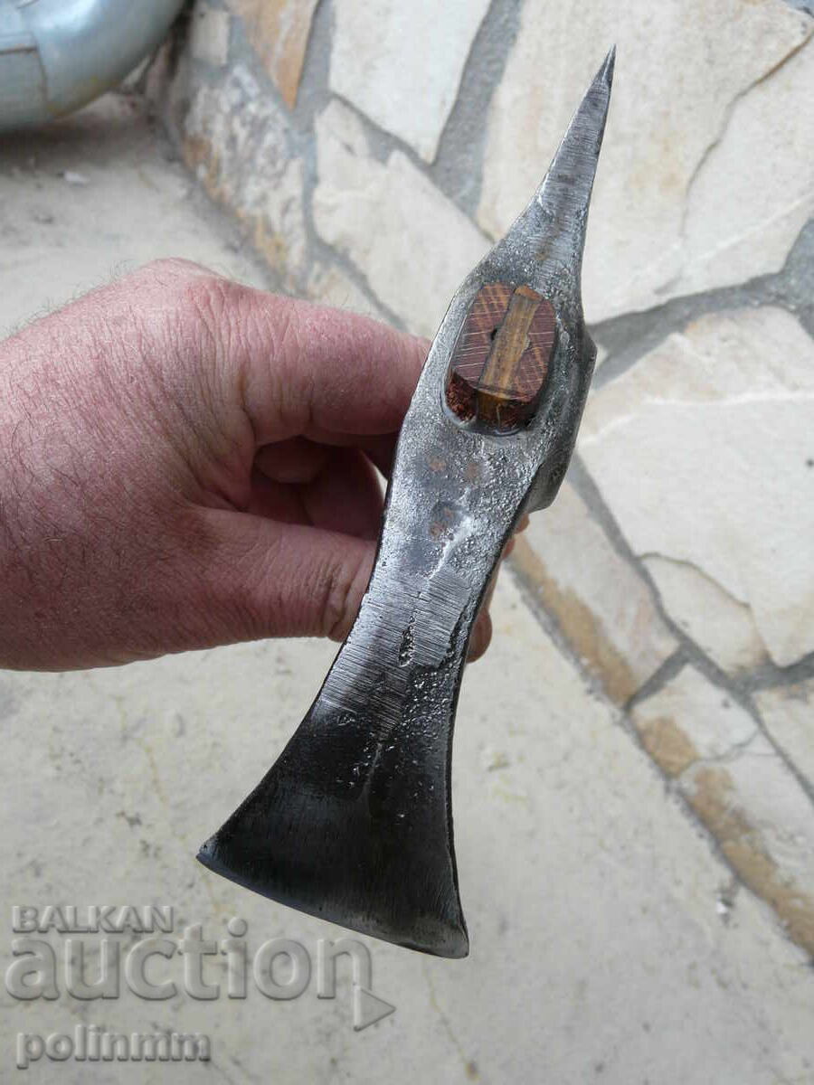 Auction Bulgarian Tourist Ice Axe - 552 Auction Bulgarian Tourist Ice Axe - 552