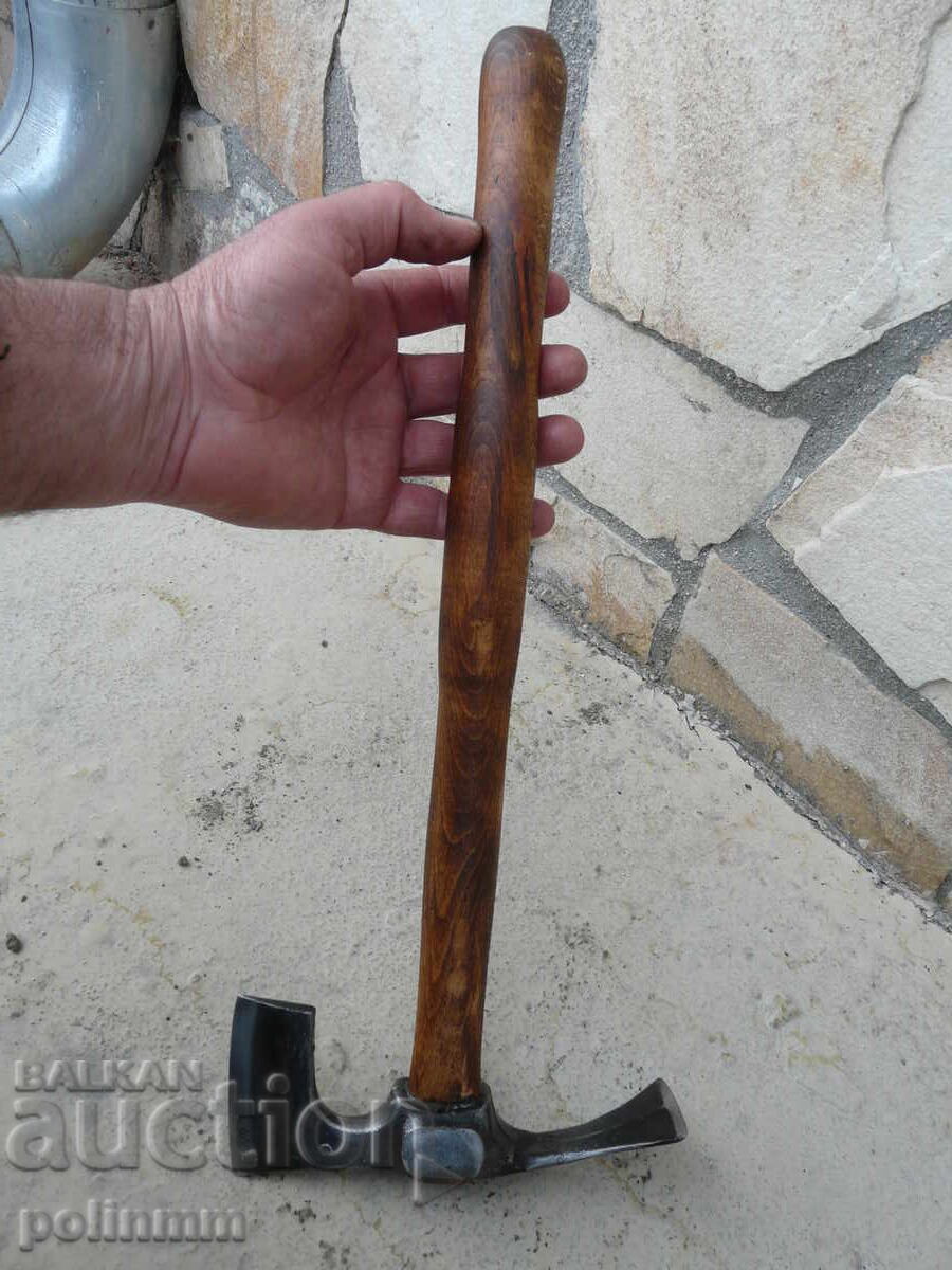 Delivery of Bulgarian Tourist Ice Axe - 552 Delivery of Bulgarian Tourist Ice Axe - 552