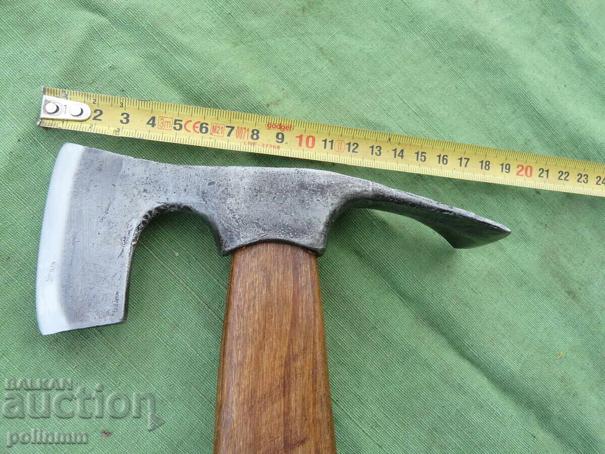Bulgarian tourist ice axe - 553 with price 80.00 BGN | € 40.90 Bulgarian tourist ice axe - 553 with price 80.00 BGN | € 40.90