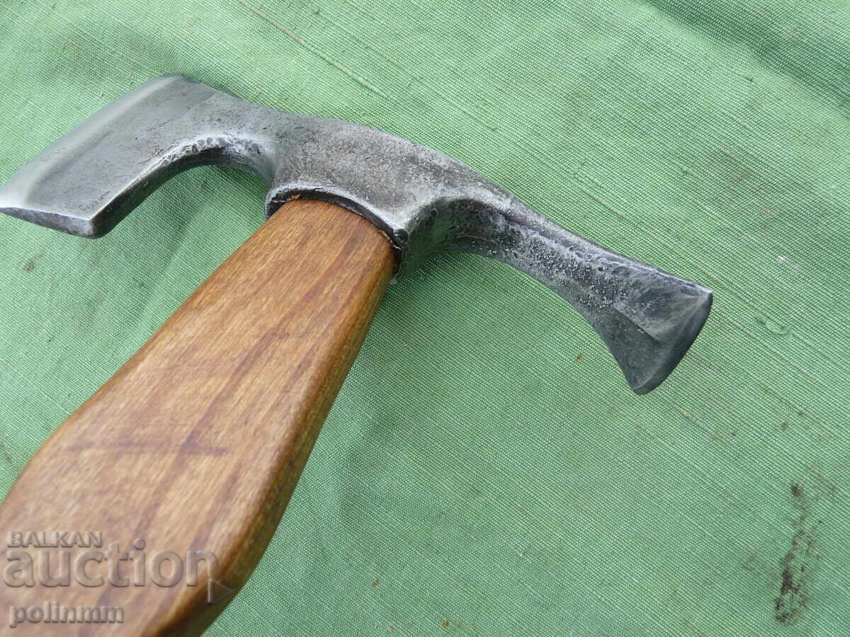 Auction Bulgarian tourist ice axe - 553 Auction Bulgarian tourist ice axe - 553
