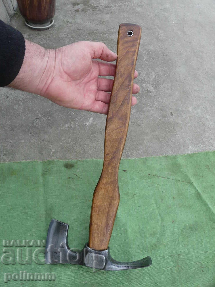 Delivery of Bulgarian tourist ice axe - 553 Delivery of Bulgarian tourist ice axe - 553