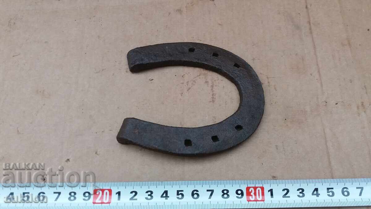 Delivery of OLD FORGED HORSESHOE Delivery of OLD FORGED HORSESHOE