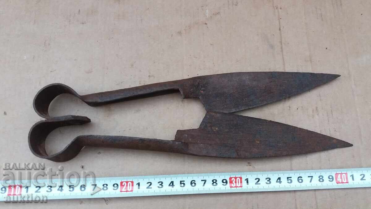 OLD SHEEP SHEARS - 7 OLD SHEEP SHEARS - 7