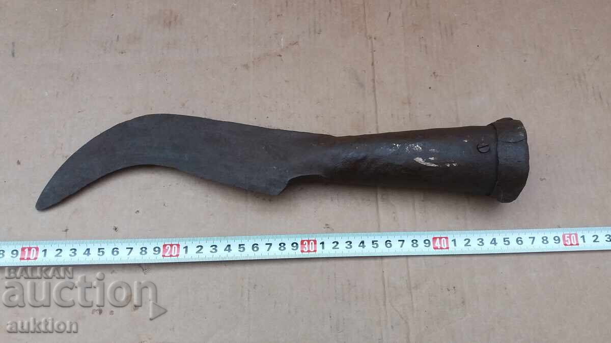 Auction  MASSIVE WROUGHT IRON REVIVAL AXE, AXE BLADE