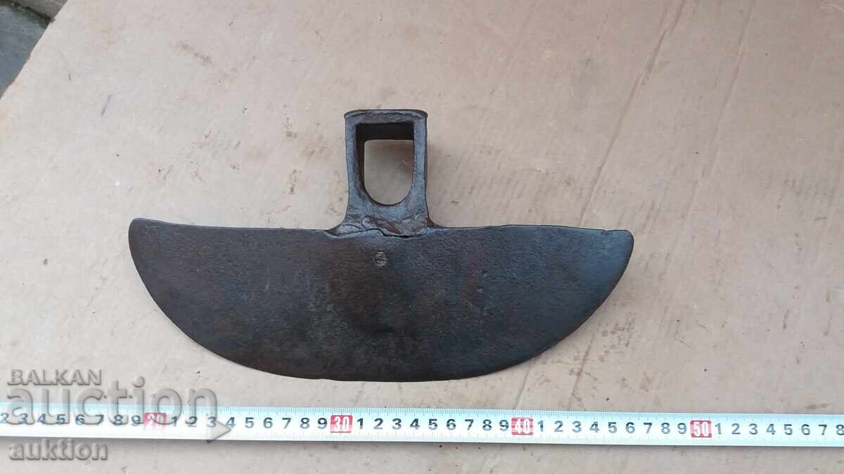 Delivery of OLD MASSIVE FORGED HOE Delivery of OLD MASSIVE FORGED HOE