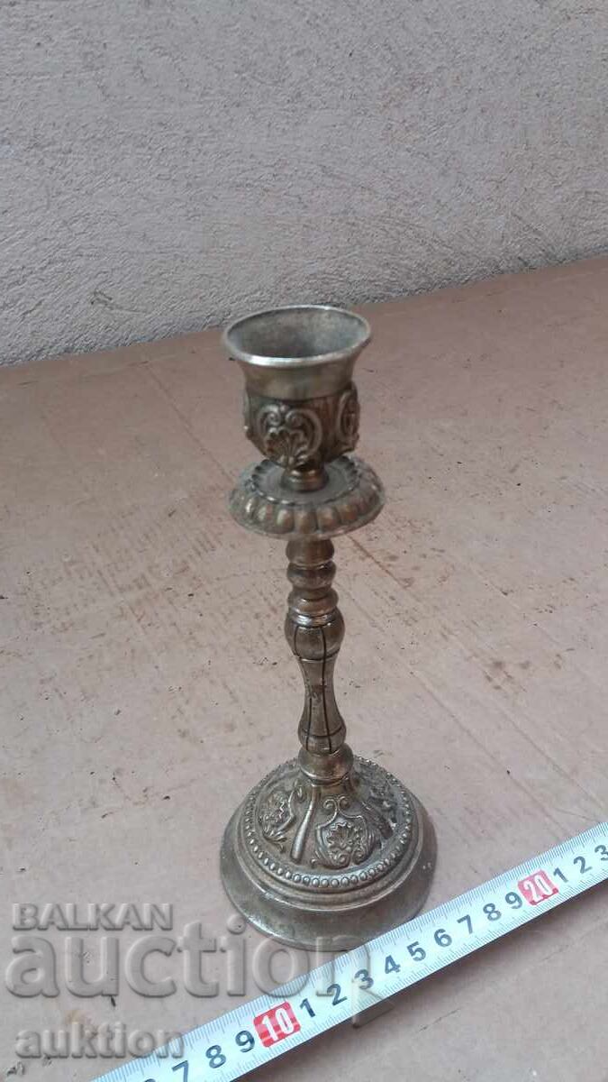 Auction  STAR DEBELO SILVER-PLATED CANDLESTICK