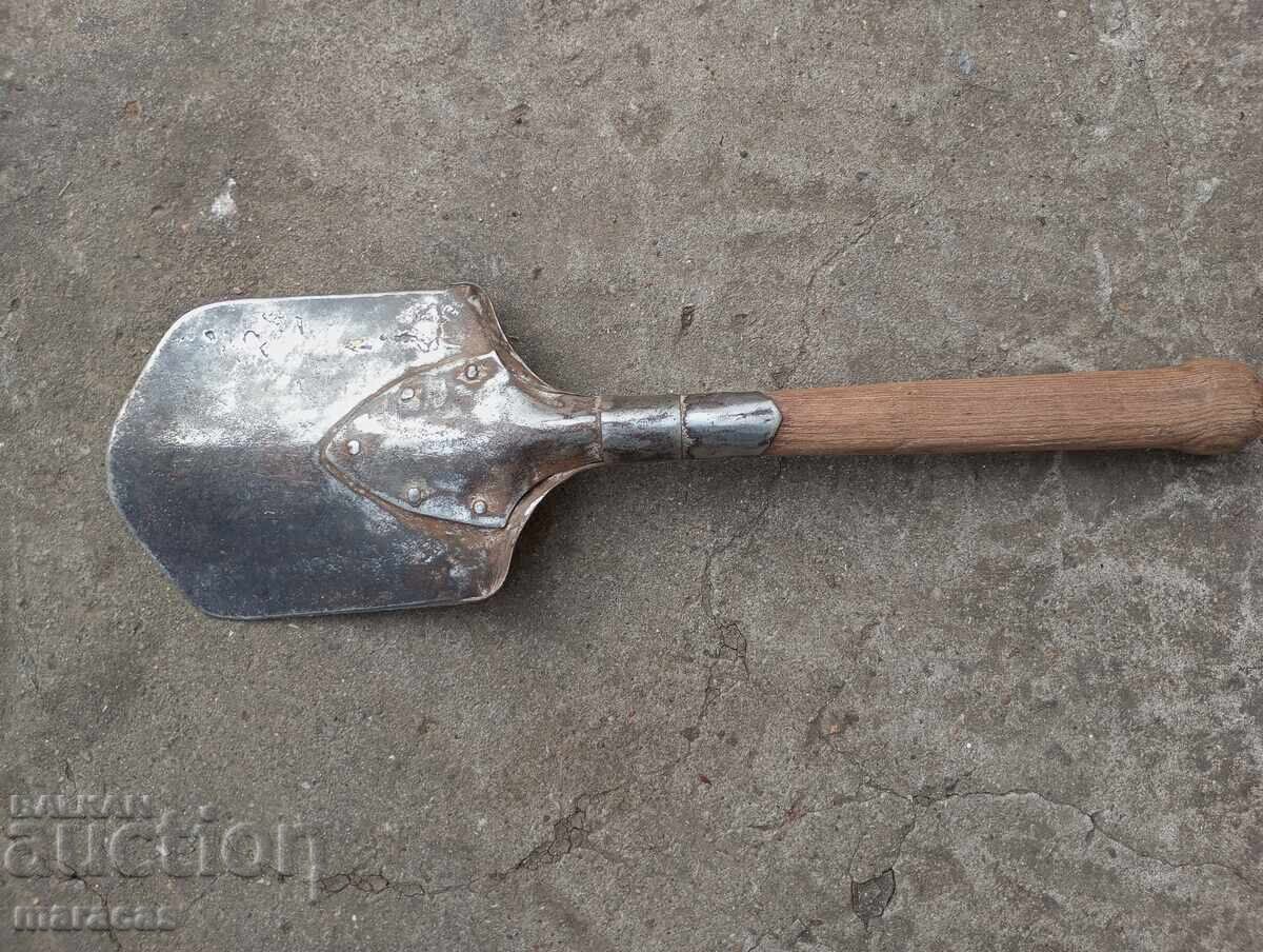 Παλιά στρατιωτική φτυάρι, εργαλείο ευκαιρίας με τιμή 49.00 BGN | € 25.05