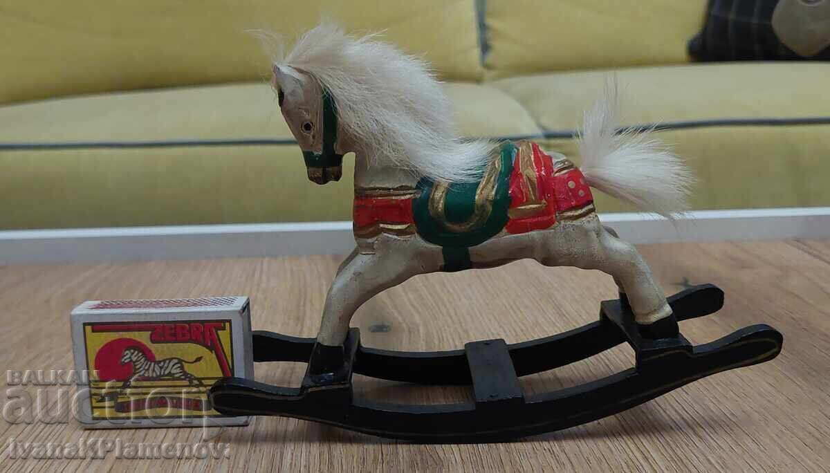 Παράδοση Φιγούρες ξύλινα αλογάκια 4 τεμάχια για συλλέκτες