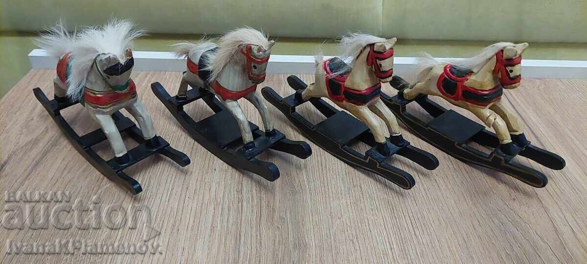 Φιγούρες ξύλινα αλογάκια 4 τεμάχια για συλλέκτες