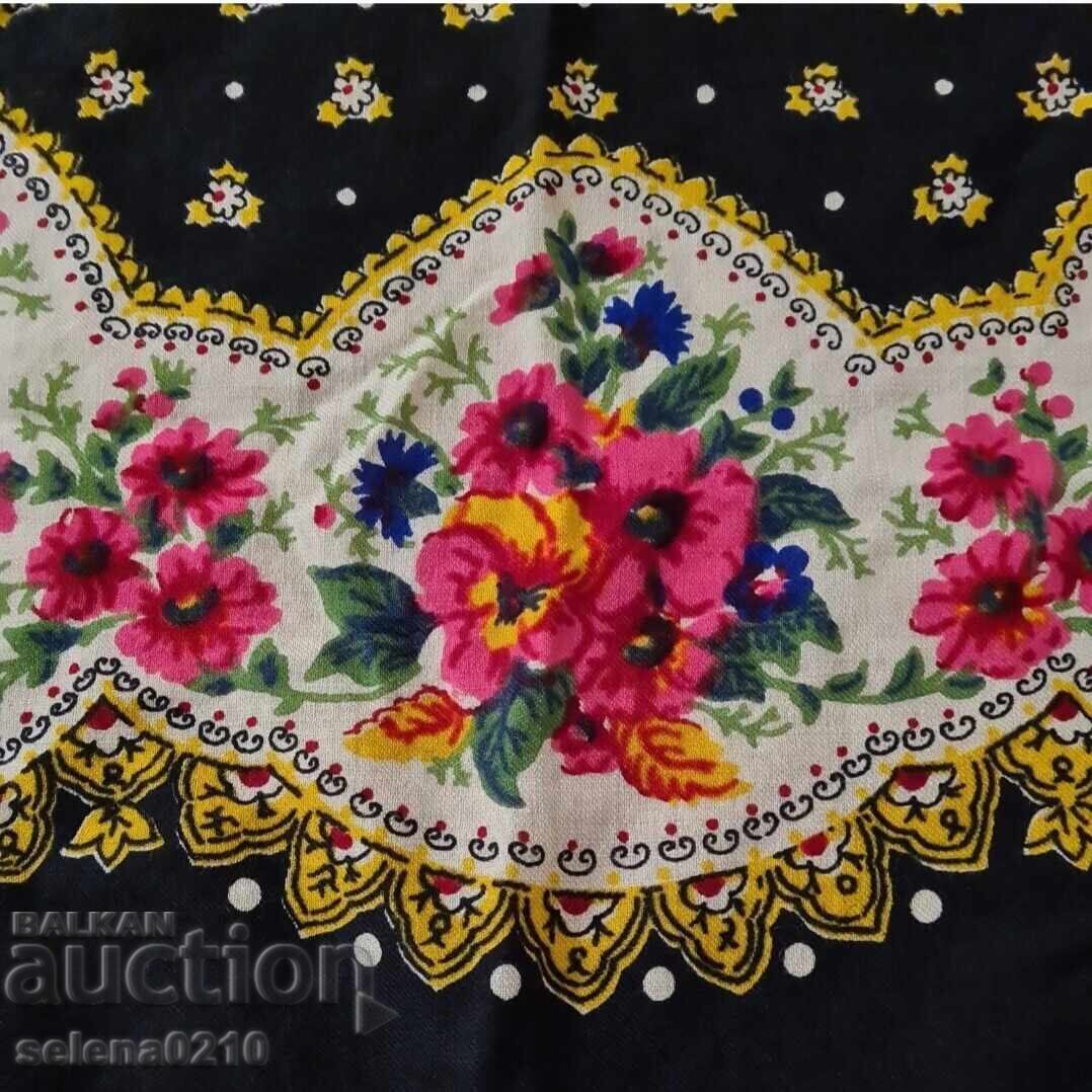 Delivery of Original Russian headscarf with label from the 80s