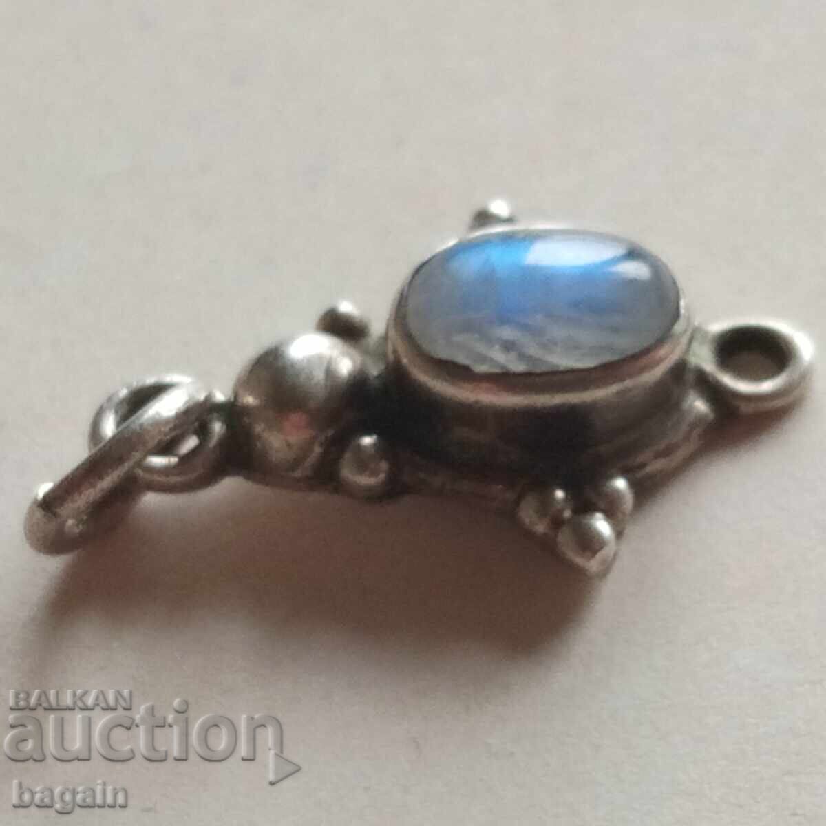 Silver pendant with opal with price 50.00 BGN | € 25.56 Silver pendant with opal with price 50.00 BGN | € 25.56