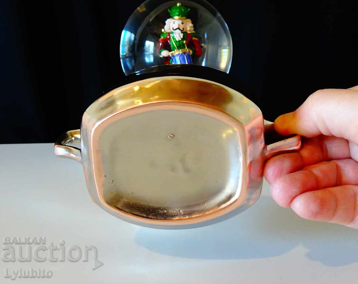 Δημοπρασία Ασημένια ζαχαριέρα από πορσελάνη Δημοπρασία Ασημένια ζαχαριέρα από πορσελάνη