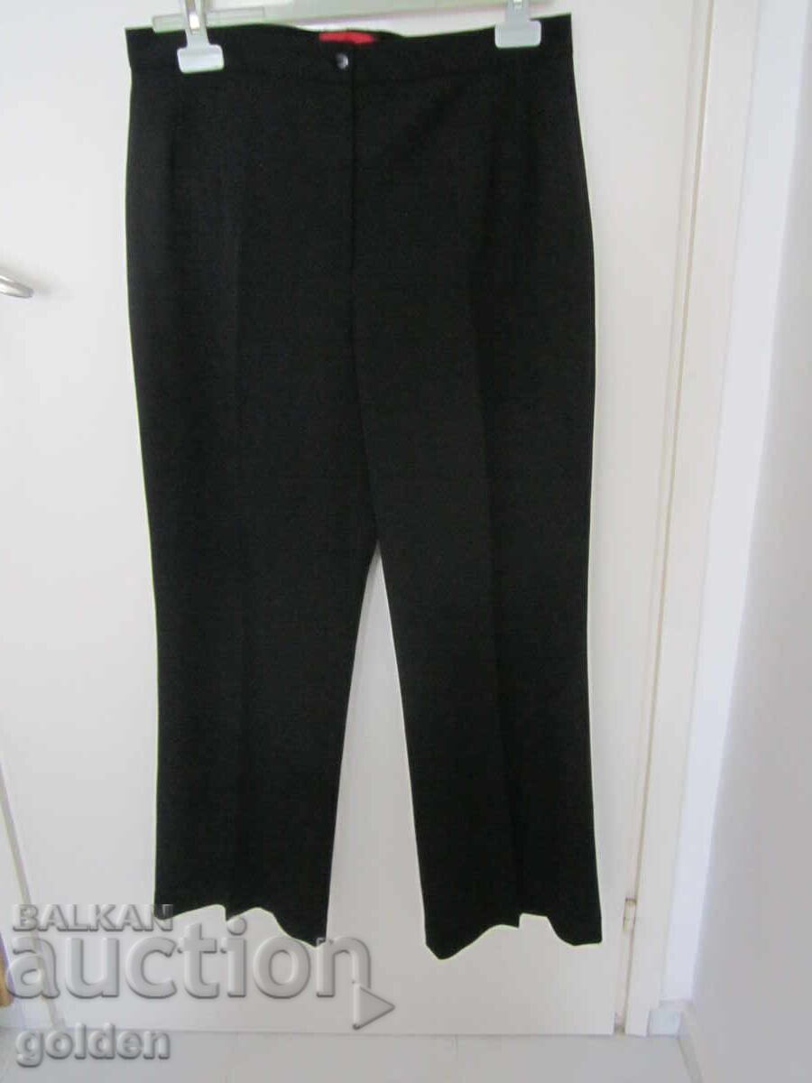 Pantaloni de damă, L cu preț 20.00 BGN | € 10.23 Pantaloni de damă, L cu preț 20.00 BGN | € 10.23