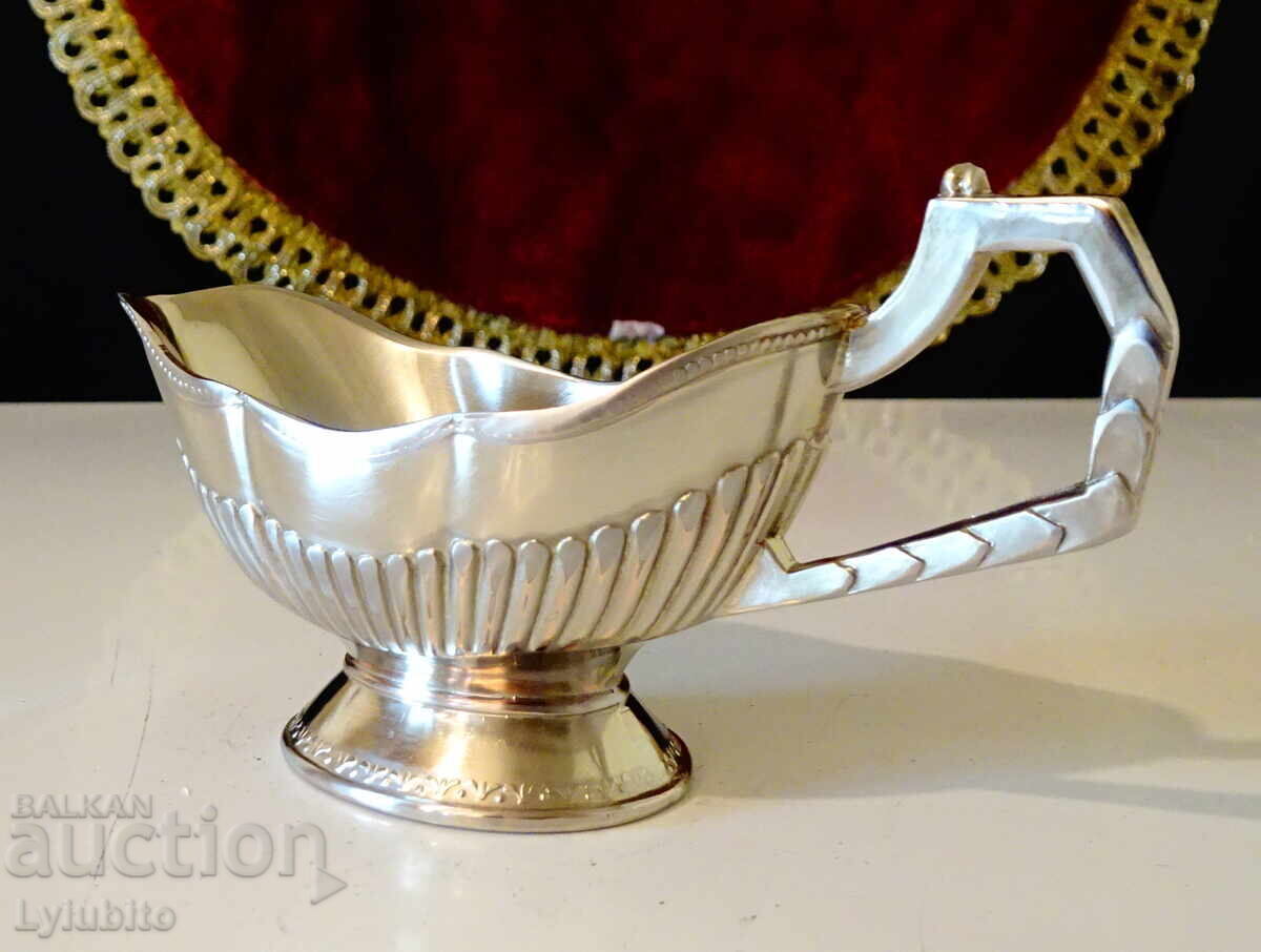 Ασημένια ιταλική σαλτσιέρα, μουσταρδιέρα με τιμή 10.00 BGN | € 5.11 Ασημένια ιταλική σαλτσιέρα, μουσταρδιέρα με τιμή 10.00 BGN | € 5.11