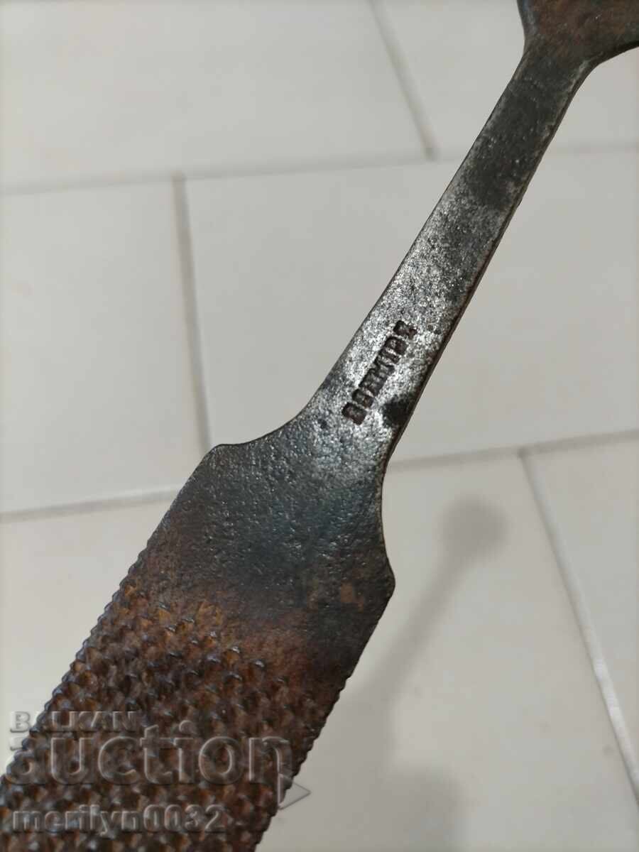 Licitație Instrument pentru pile din lemn Licitație Instrument pentru pile din lemn