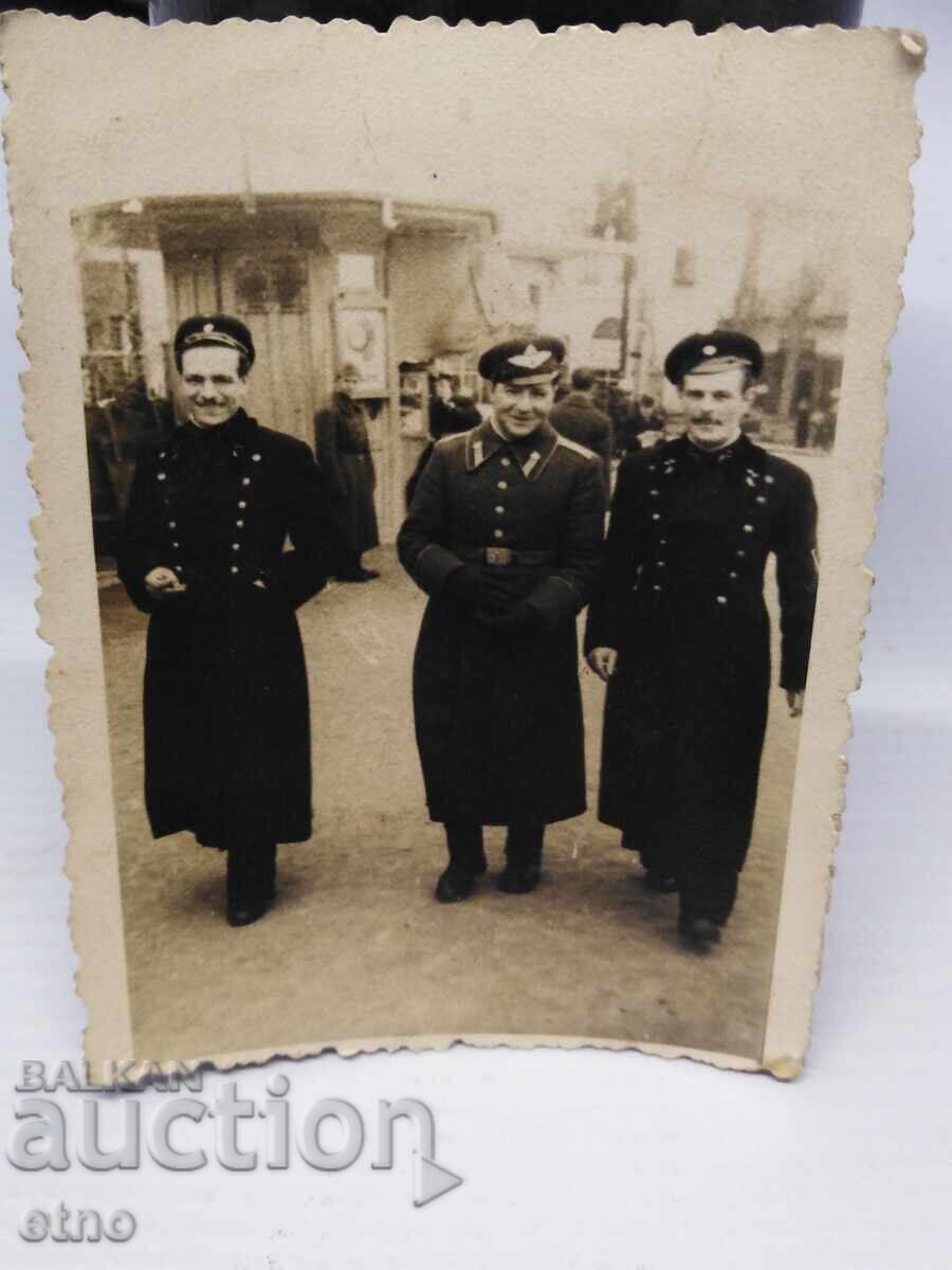 ВСВ, ВВС, ЦАРСКА СНИМКА-ПИЛОТ, САМОЛЕТ, фуражка, кокарда с цена 10.00 лв. | € 5.11 ВСВ, ВВС, ЦАРСКА СНИМКА-ПИЛОТ, САМОЛЕТ, фуражка, кокарда с цена 10.00 лв. | € 5.11