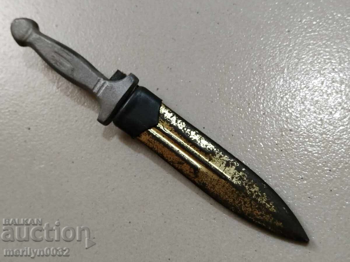 Παράδοση Παλιό συλλεκτικό μαχαίρι με θήκη καμά Παράδοση Παλιό συλλεκτικό μαχαίρι με θήκη καμά