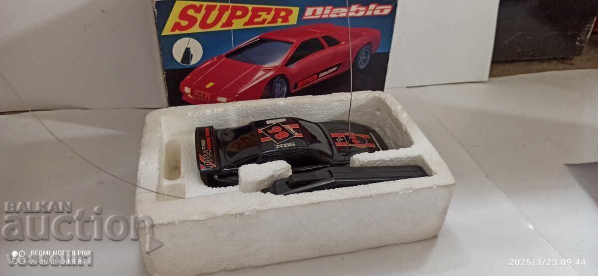 Auction Remote control car 1/24 from the late 80s Porsche 944 Auction Remote control car 1/24 from the late 80s Porsche 944