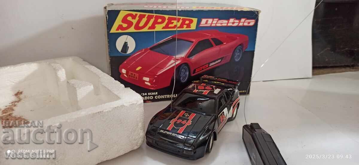 Remote control car 1/24 from the late 80s Porsche 944 Remote control car 1/24 from the late 80s Porsche 944