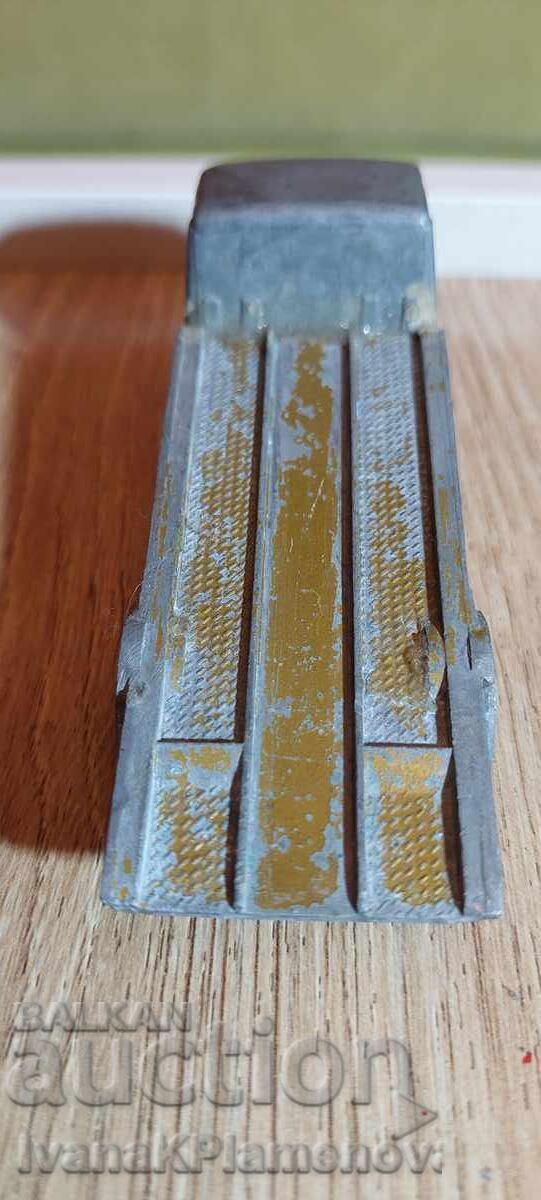 Delivery of Trolley metal for collectors